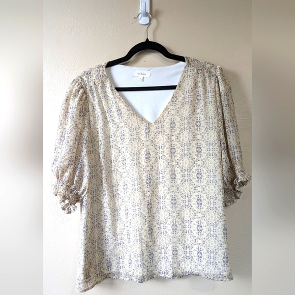 bohme Tops - BOHME Peasant Top, Puff Sleeves, V-neck Light Floral, So Cute, XL